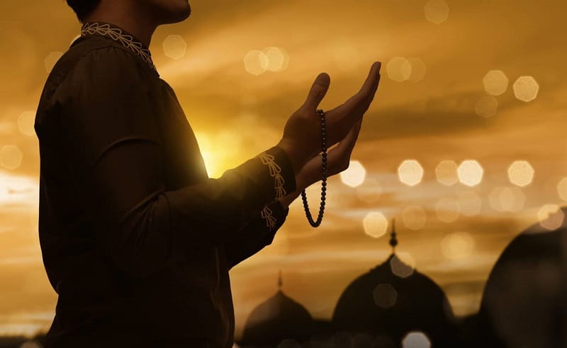 Islam : pourquoi les heures de prière changent-elles ?